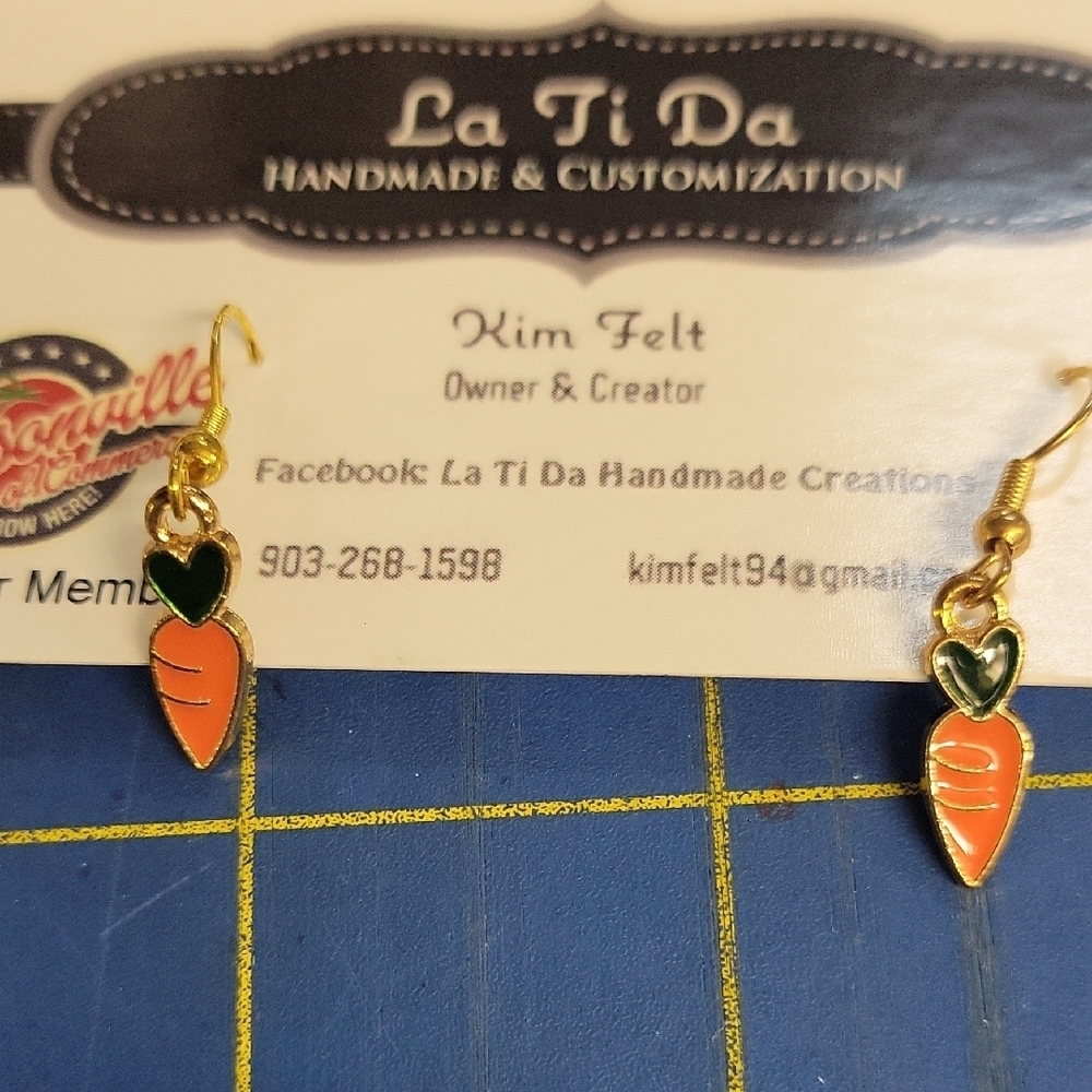 Carrot 0.15" Gold Tone Enamel Earrings Easter Spring